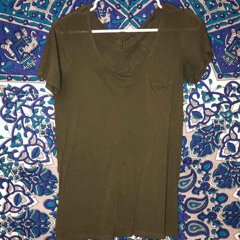 Green short sleeve t shirt